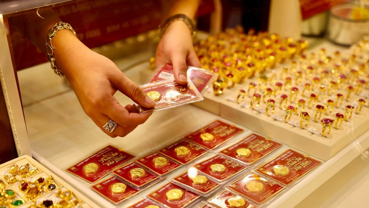 Giá vàng hôm nay (26/10): Vàng SJC và vàng nhẫn đảo chiều tăng mạnh