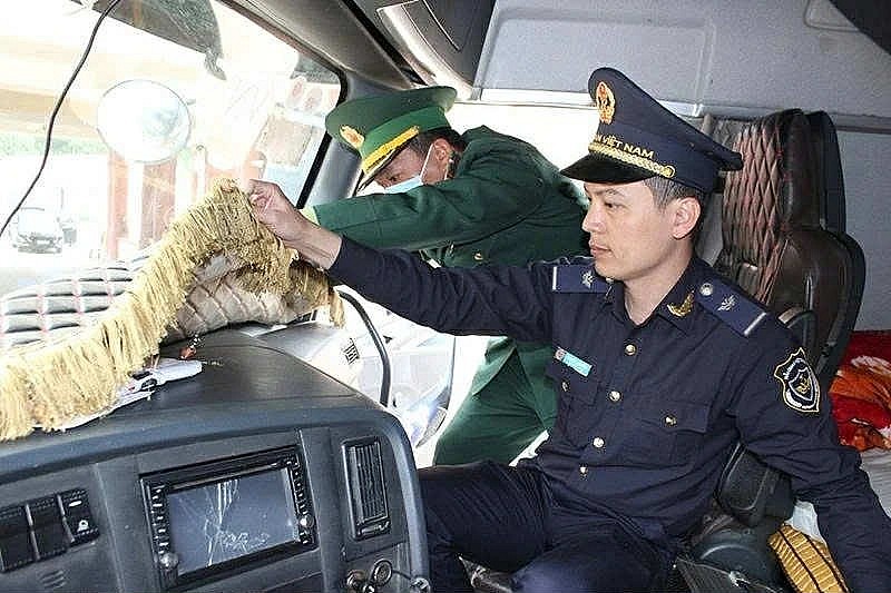 Hải quan khu vực X phát hiện, xử lý hơn 80 vụ vi phạm