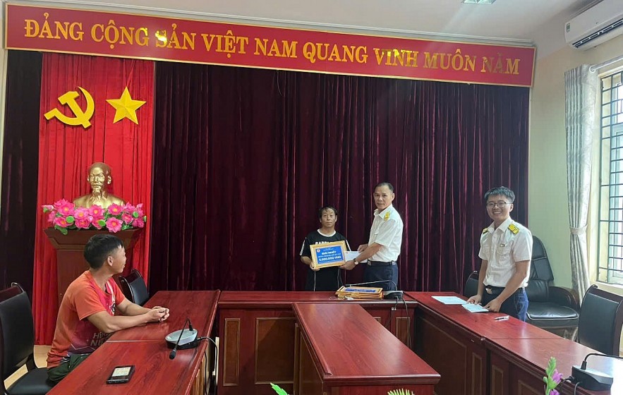 Thuế tỉnh Điện Biên trao thưởng hóa đơn may mắn quý I và II/2025