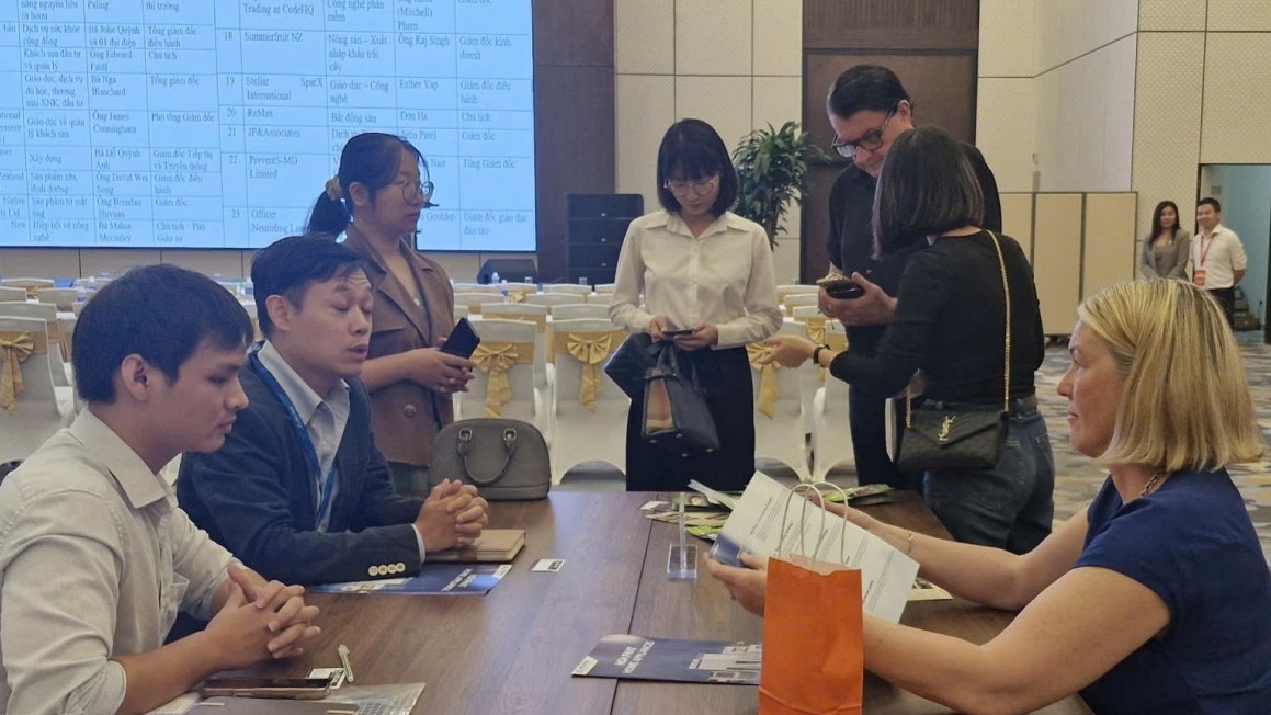 Các doanh nghiệp New Zealand trực tiếp giao thương, tìm kiếm đối tác tại Hội chợ Mùa Thu