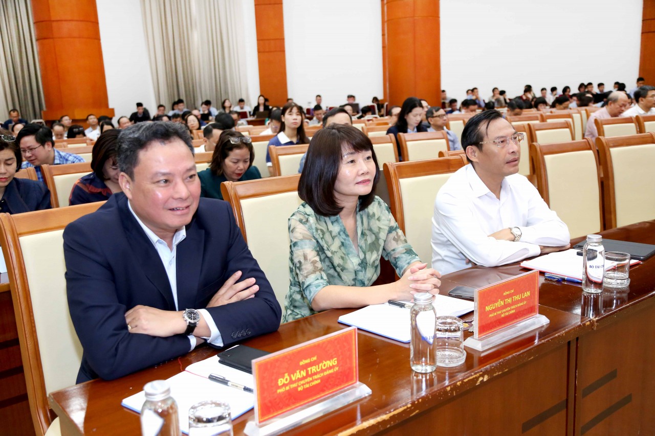 Đảng ủy Bộ Tài chính dự Hội nghị tập huấn triển khai ứng dụng “Sổ tay đảng viên điện tử”