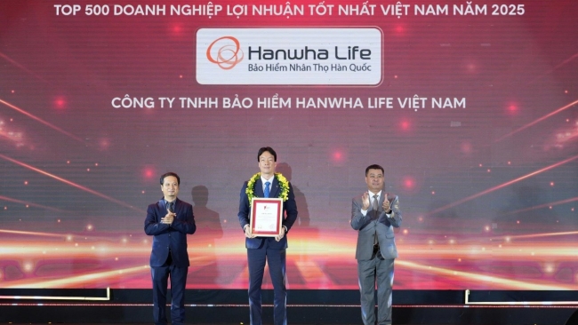 hanwha life duoc vinh danh trong top 500 doanh nghiep co loi nhuan tot nhat viet nam 2025