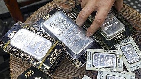 Ngày 5/11: Giá bạc sụt giảm mạnh