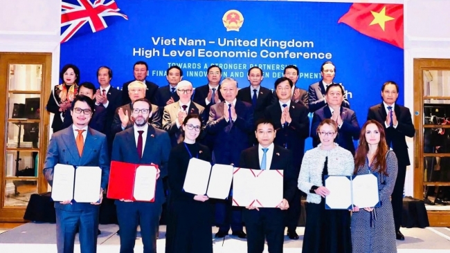 ky ket hop tac va ho tro hanh chinh trong linh vuc hai quan viet nam anh va bac ai len