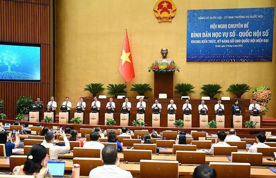 Bài 3 Quốc hội số: Nỗ lực đổi mới  để phục vụ Nhân dân Bài 3 Quốc hội số: Nỗ lực đổi mới  để phục vụ Nhân dân