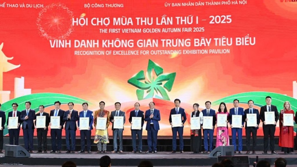 Thủ tướng Phạm Minh Chính: Hội chợ Mùa Thu là kênh hiệu quả kích cầu tiêu dùng nội địa