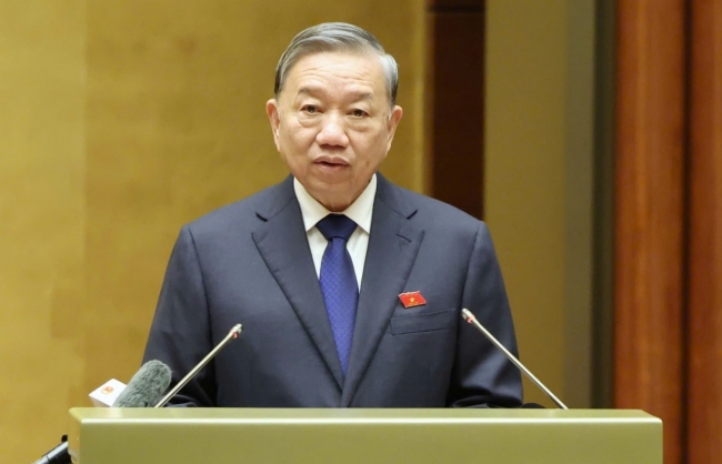 tong bi thu to lam xay dung nha nuoc phap quyen manh nhung khong lam quyen co ky cuong nhung khong xa dan