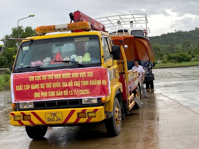 Chi Cục Dự trữ Nhà nước khu vực XIII kịp thời xuất cấp vật tư, thiết bị dự trữ quốc gia cho Khánh Hòa