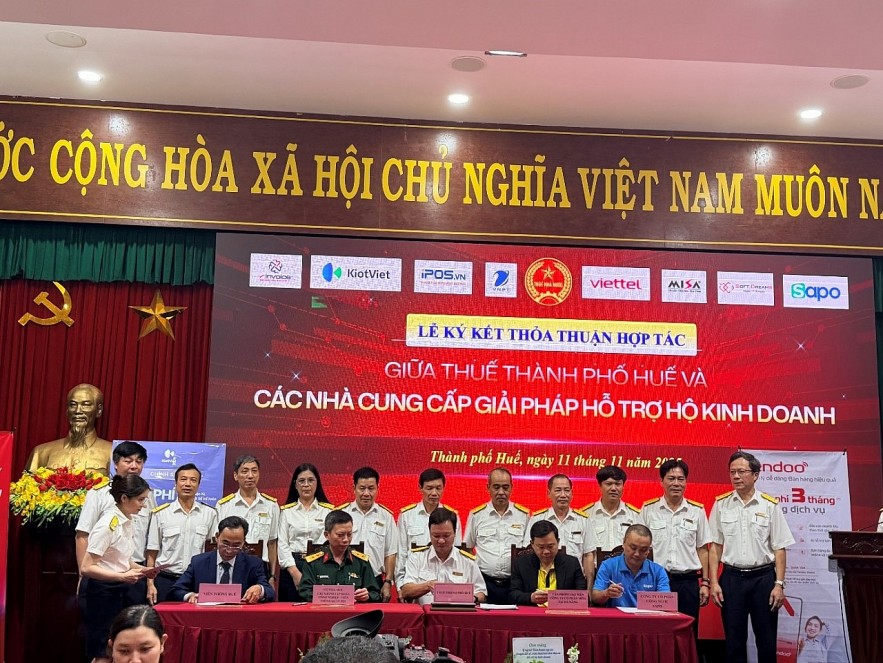 Thuế TP. Huế triển khai “45 ngày cao điểm chuyển đổi mô hình từ thuế khoán sang kê khai đối với hộ kinh doanh”
