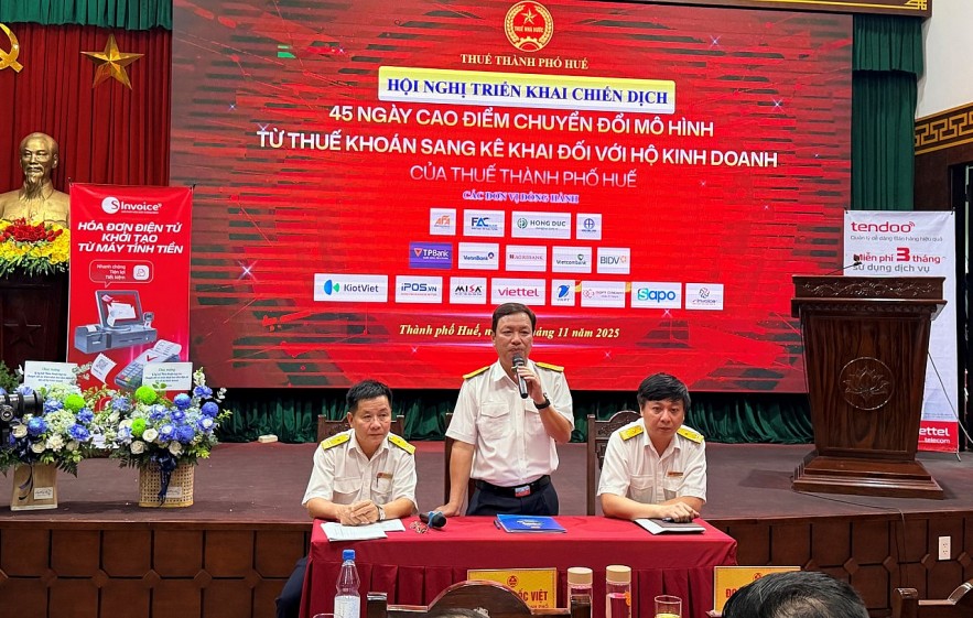 Thuế TP. Huế triển khai “45 ngày cao điểm chuyển đổi mô hình từ thuế khoán sang kê khai đối với hộ kinh doanh” Thuế TP. Huế triển khai “45 ngày cao điểm chuyển đổi mô hình từ thuế khoán sang kê khai đối với hộ kinh doanh”