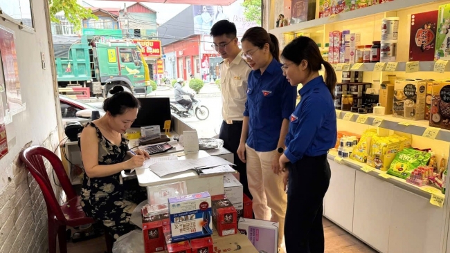 Đoàn Thanh niên Thuế tỉnh Điện Biên ra quân 30 ngày cao điểm chuyển đổi hộ kinh doanh sang kê khai thuế