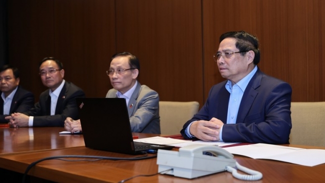 thu tuong huy dong moi luc luong bang moi cach cuu nguoi trong mua lu