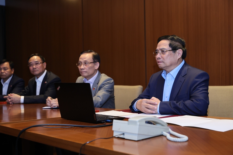 Thủ tướng: Huy động mọi lực lượng, bằng mọi cách cứu người trong mưa lũ- Ảnh 1.