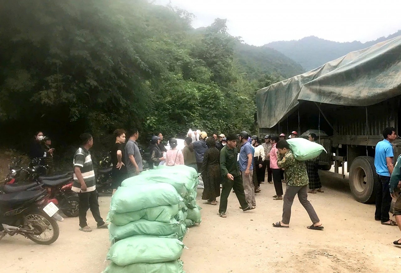 Xuất cấp hơn 156 tấn gạo cho 7 xã của tỉnh Thanh Hoá hỗ trợ người dân chăm sóc, bảo vệ rừng