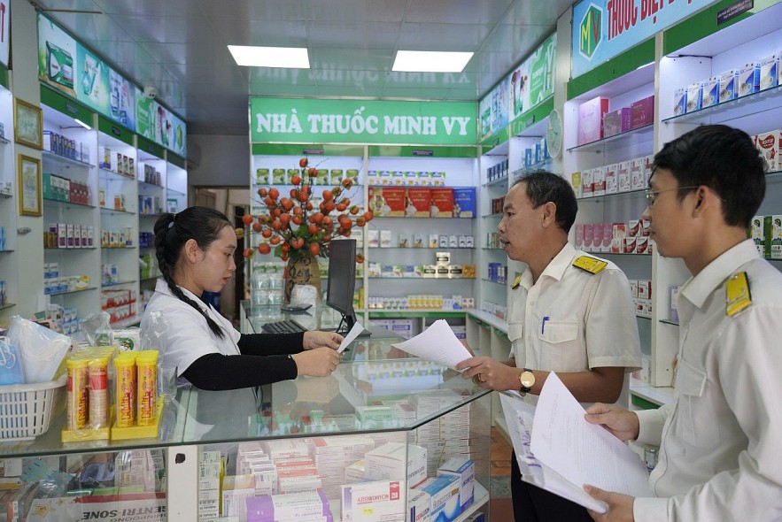 Phú Thọ: Thuế cơ sở 12 “đi từng ngõ, gõ từng hộ” hỗ trợ hộ kinh doanh