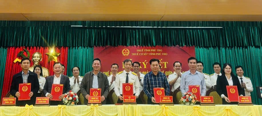 Thuế cơ sở 7 tỉnh Phú Thọ: Ký kết quy chế phối hợp quản lý thuế với các xã, phường