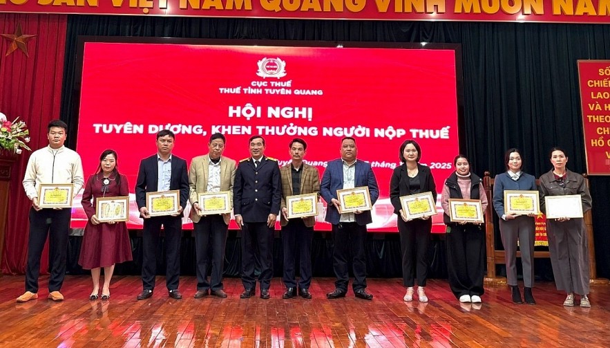 Thuế tỉnh Tuyên Quang đối thoại với gần 150 doanh nghiệp, hợp tác xã trên địa bàn tỉnh Thuế tỉnh Tuyên Quang đối thoại với doanh nghiệp, hợp tác xã trên địa bàn tỉnh