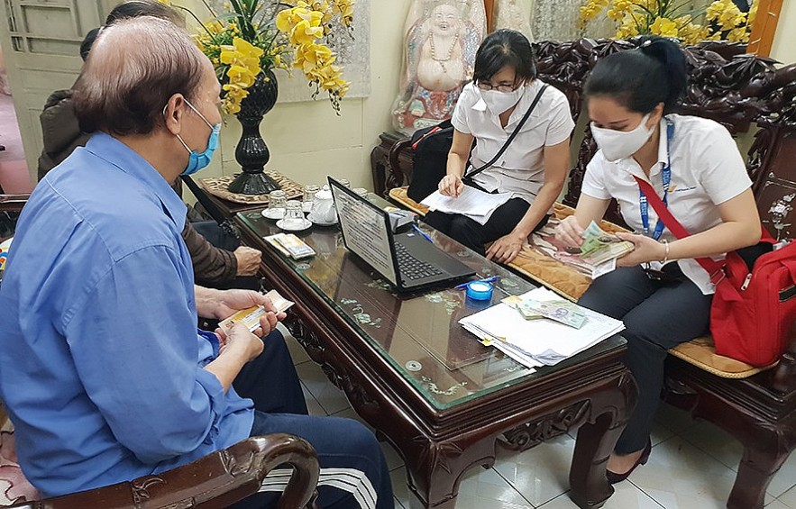 Chi trả 3 tháng lương hưu, trợ cấp BHXH tại nhà với người không có khả năng đến nhận tại điểm chi trả