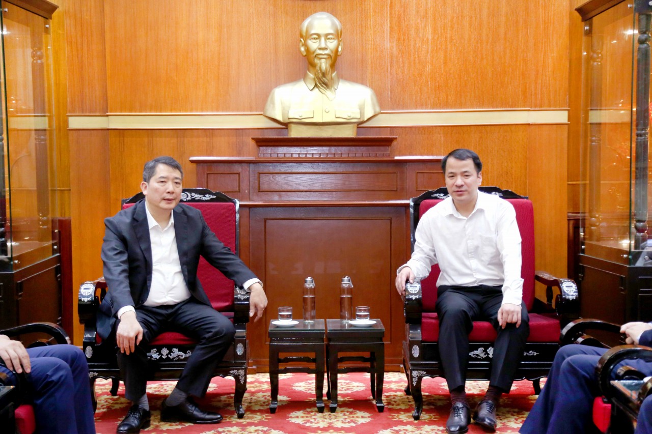 Bộ Tài chính trao 3,5 tỷ đồng ủng hộ đồng bào miền trung và Tây Nguyên khắc phục hậu quả mưa lũ