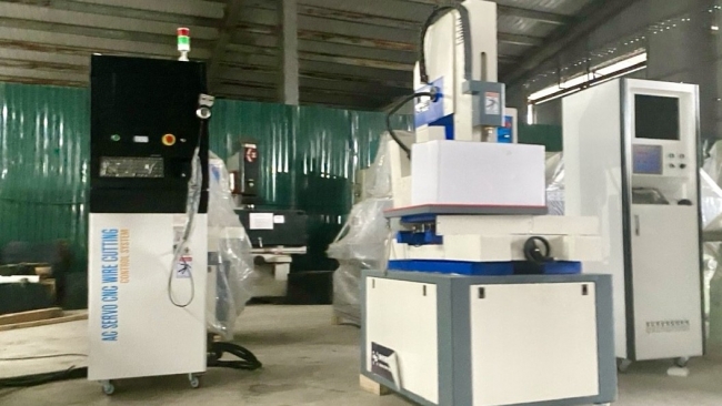 Hải quan khởi tố 2 vụ buôn lậu máy móc đã qua sử dụng, trục lợi tiền tỷ