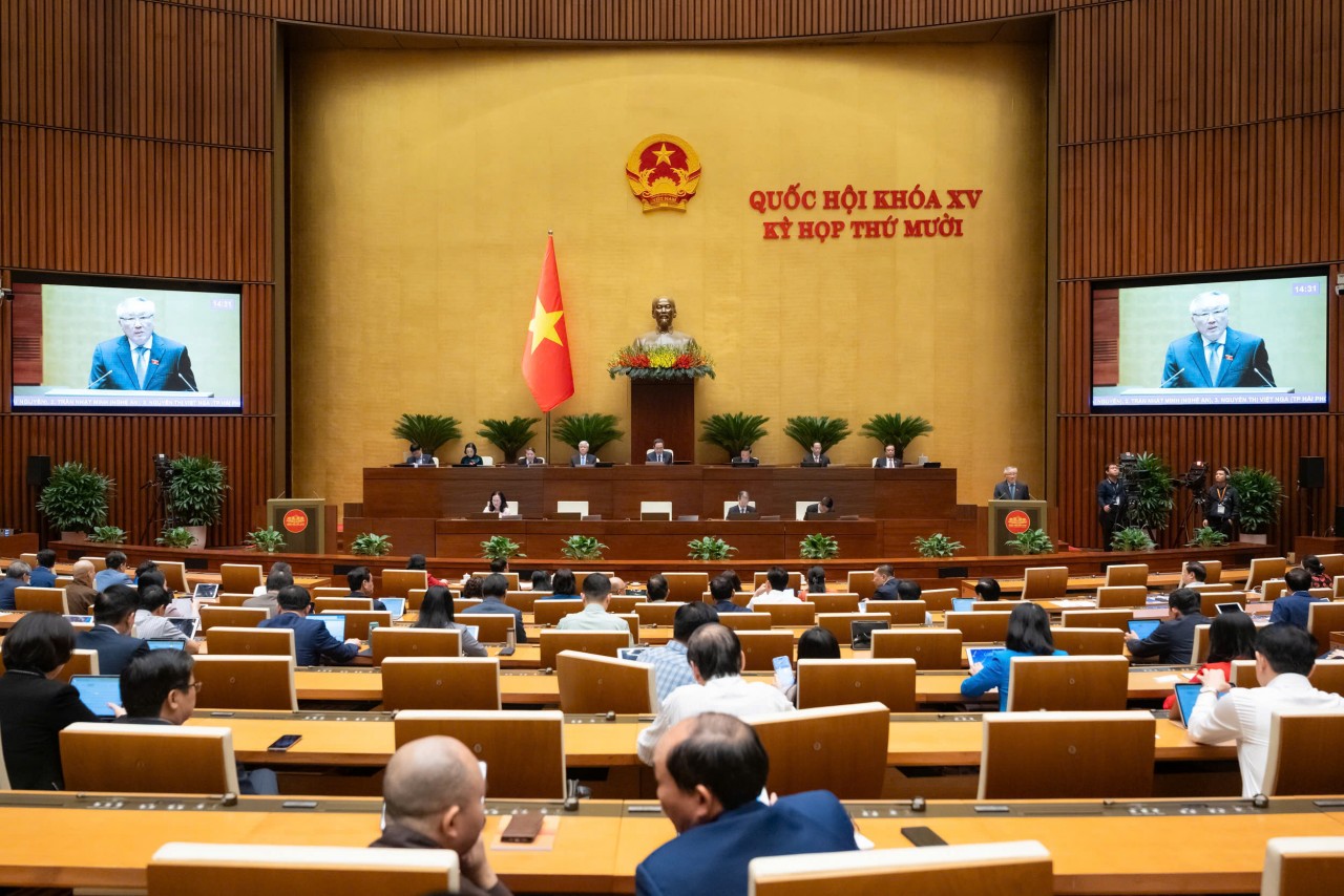 Chính phủ báo cáo kết quả thực hiện 16 nghị quyết về giám sát và chất vấn Chính phủ báo cáo kết quả thực hiện 16 nghị quyết về giám sát và chất vấn