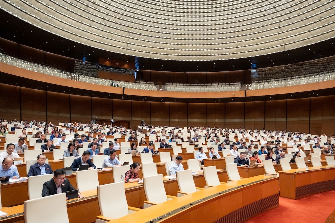 Chính phủ báo cáo kết quả thực hiện 16 nghị quyết về giám sát và chất vấn Chính phủ báo cáo kết quả thực hiện 16 nghị quyết về giám sát và chất vấn