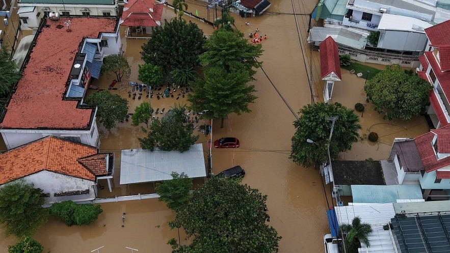 ADB hỗ trợ khẩn cấp 2 triệu USD cứu trợ lũ lụt tại Việt Nam