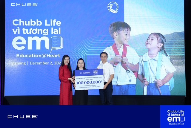 Chubb Life Việt Nam dành hơn 1 tỷ đồng hỗ trợ học sinh khó khăn và các địa phương gánh chịu thiên tai