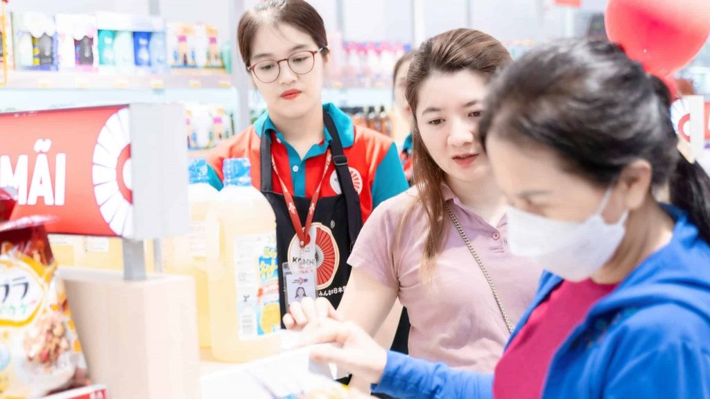 Thị trường bán lẻ dịch vụ tiêu dùng tiếp tục khởi sắc, ước tăng 9,1% trong 11 tháng