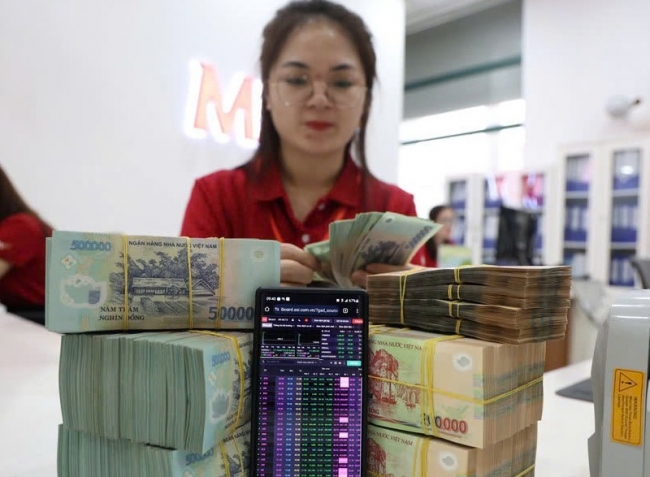 thi truong nang hang tao luc hut manh voi dong von moi