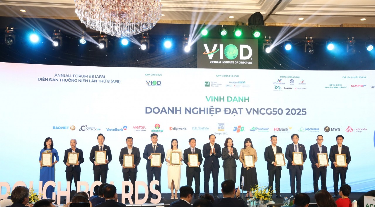 Hai giải thưởng uy tín ghi nhận nỗ lực minh bạch trong hoạt động quản trị của VietinBank