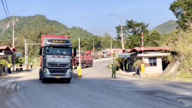 cua khau tan thanh thuc hien van chuyen hang hoa 2 chieu doanh nghiep huong loi