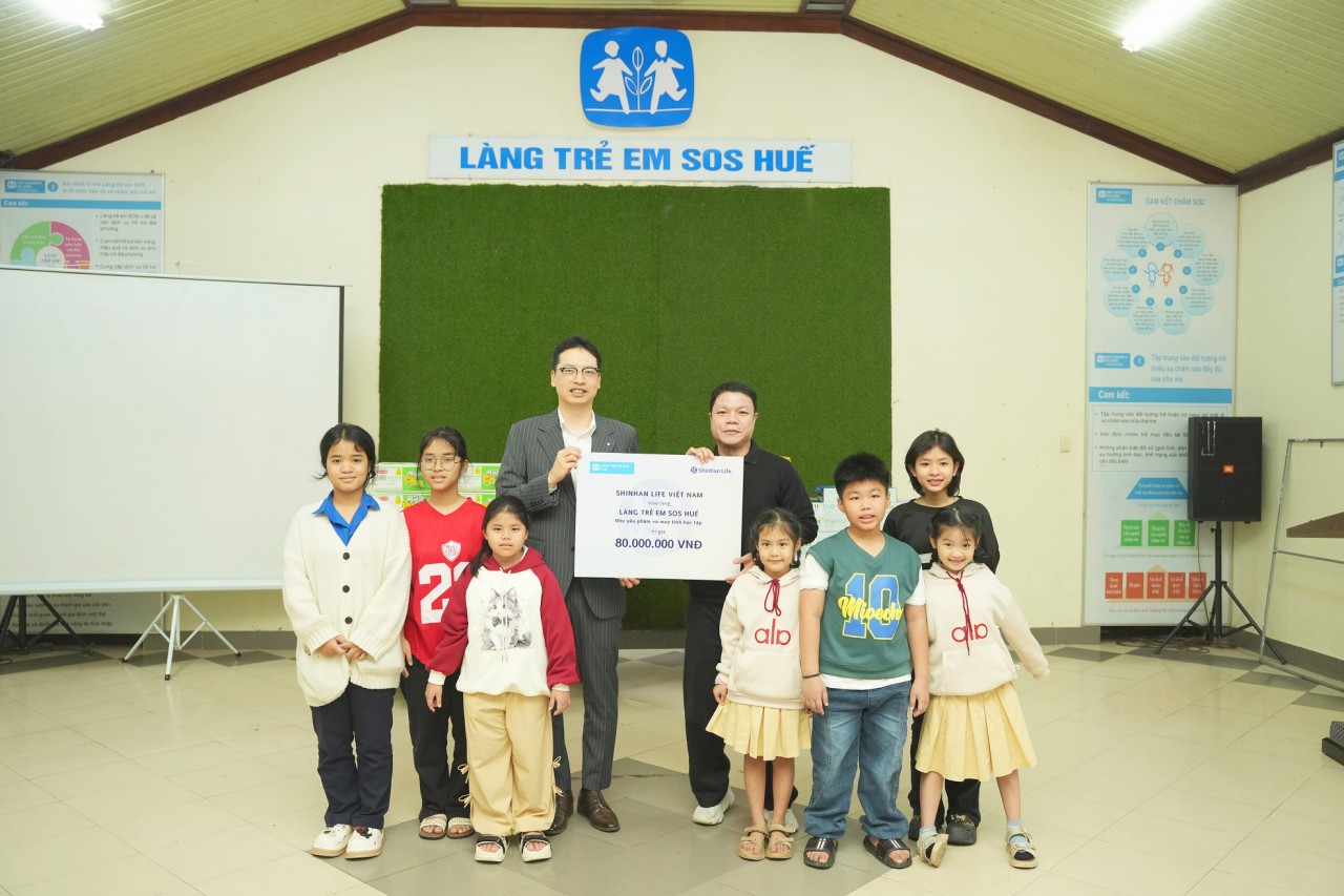 Shinhan Life Việt Nam hỗ trợ làng trẻ em SOS tại Đà Nẵng và Huế