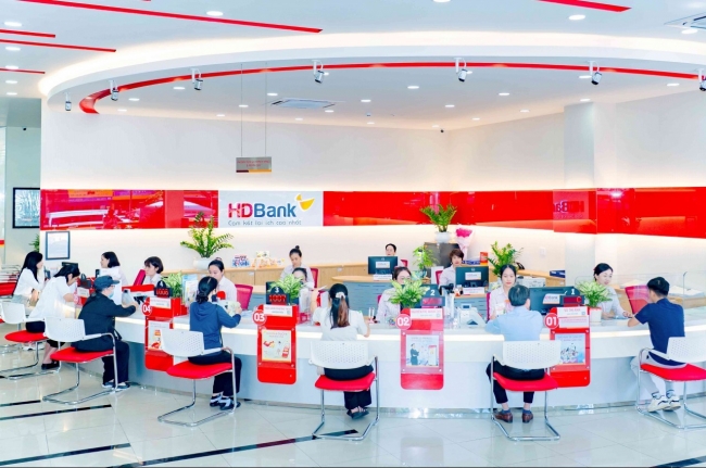 hdbank chot quyen chia gan 30 co tuc va co phieu thuong vao ngay ca nuoc khoi cong khanh thanh 245 du an lon