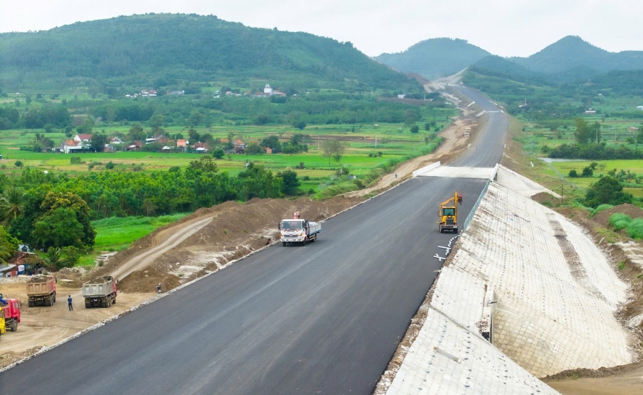 Hoàn thành, thông xe kỹ thuật 3.188 km đường bộ cao tốc vào ngày 19/12/2025
