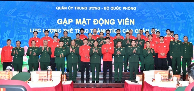 Đại tướng Phan Văn Giang gặp mặt, động viên CLB Thể Công Viettel