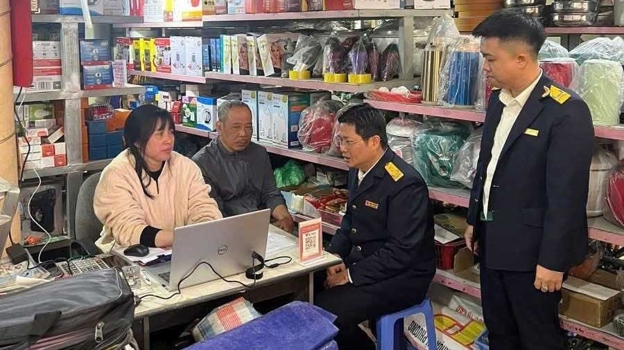 Thuế tỉnh Lai Châu chủ động nhiều giải pháp hỗ trợ hộ kinh doanh chuyển đổi từ thuế khoán sang kê khai