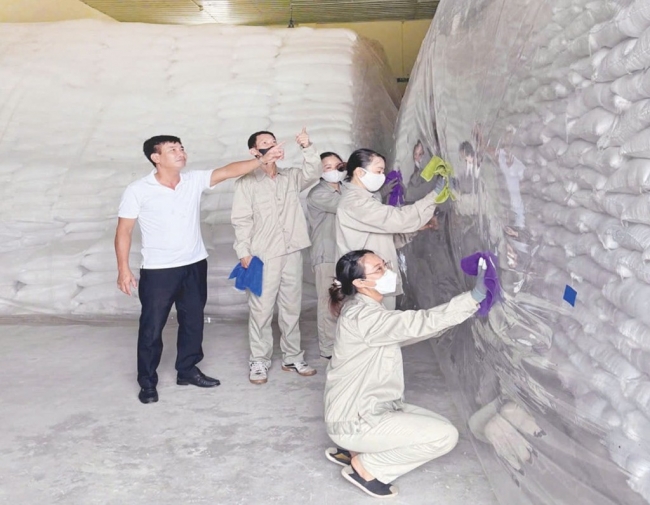 vuot kho xuat cap kip thoi hang du tru ho tro nguoi dan