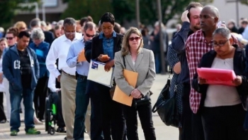 Tỷ lệ thất nghiệp tại Mỹ chạm đỉnh 4 năm trong bối cảnh bất ổn kinh tế