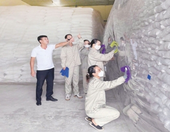 Vượt khó, xuất cấp kịp thời hàng dự trữ hỗ trợ người dân