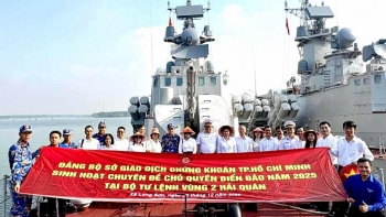 HoSE thắt chặt nghĩa tình quân - dân qua chương trình “Tàu là nhà - Biển cả là quê hương”