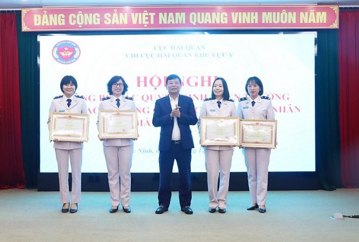 Hải quan khu vực V được biểu dương thành tích vượt bậc trong năm 2025