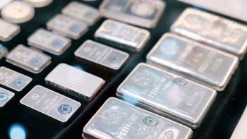 Ngày 28/12: Giá bạc tăng liên tục