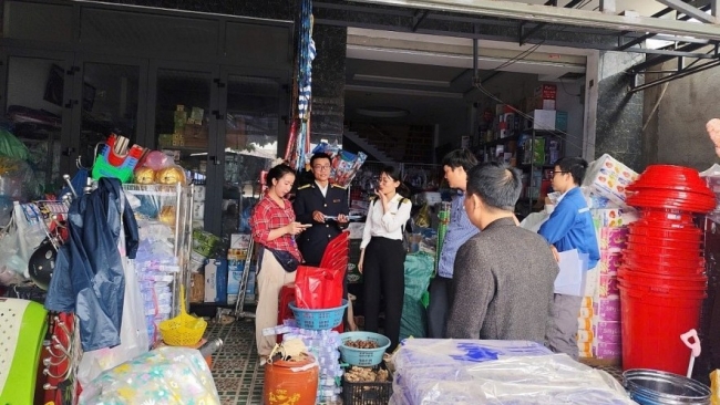 Thuế TP. Huế hoàn thành Chiến dịch 45 ngày cao điểm chuyển đổi hộ kinh doanh sang kê khai thuế