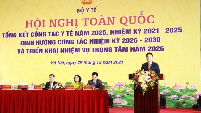 pho thu tuong le thanh long thao go nhieu diem nghen trong linh vuc y te