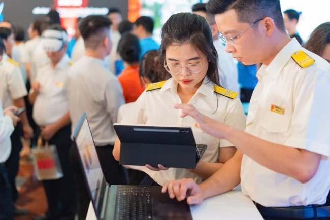 cai cach chinh sach thue kien tao khong gian phat trien