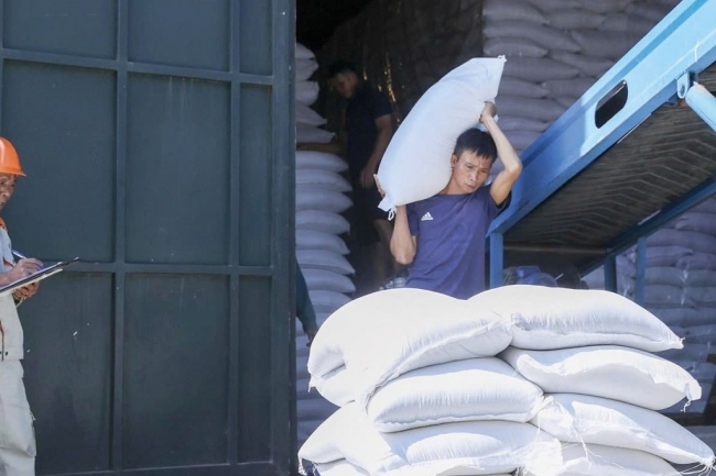 Chủ động xuất cấp kịp thời hàng dự trữ quốc gia