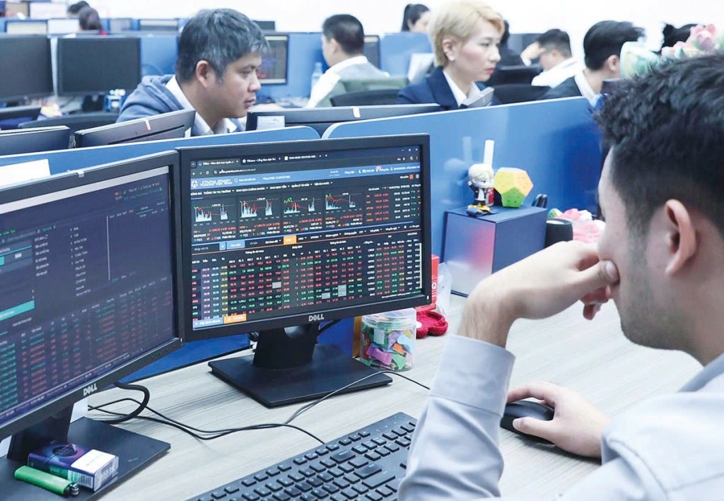 Mạnh tay xử lý vi phạm trong lĩnh vực chứng khoán