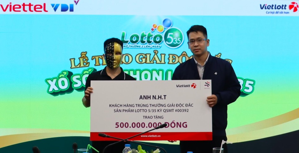 Nam thanh niên đến từ Cao Bằng trúng giải độc đắc xổ số tự chọn Lotto 5/35 trị giá hơn 20 tỷ đồng