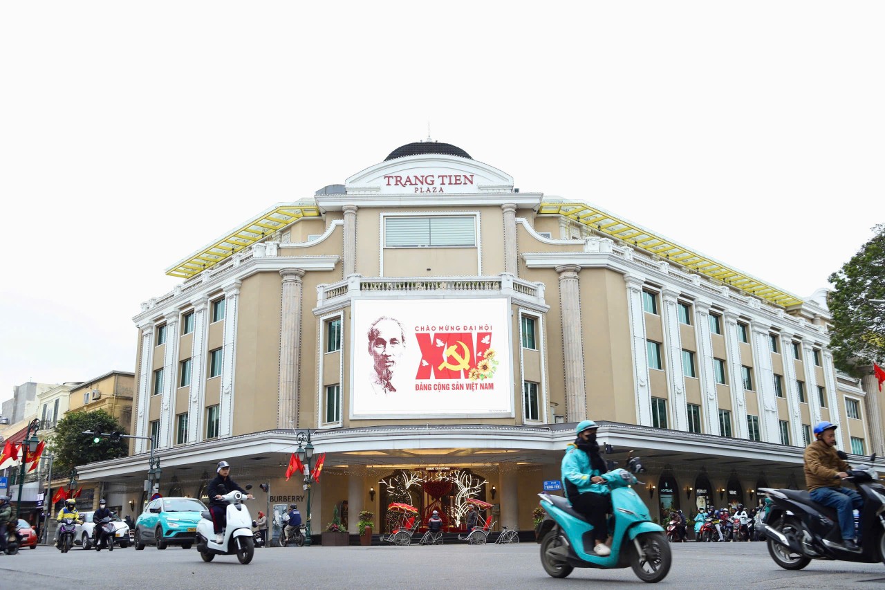 Hà Nội trang hoàng rực rỡ chào mừng Đại hội XIV của Đảng